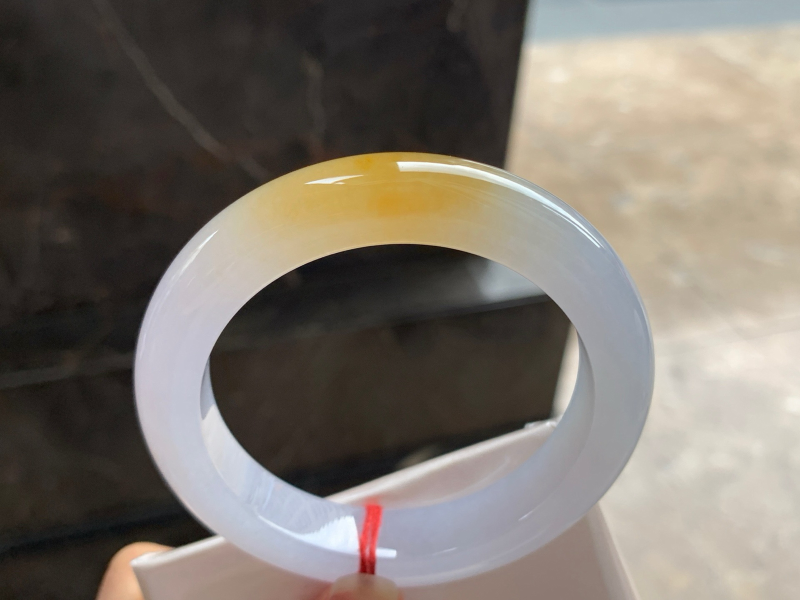 55.5-12.2-9.6
黄翡手镯^_^玉质温润