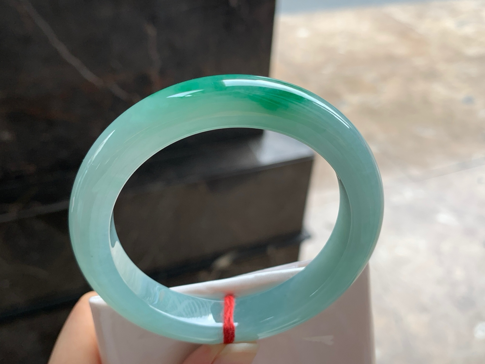 56-12-9.3
飘绿手镯^_^细腻