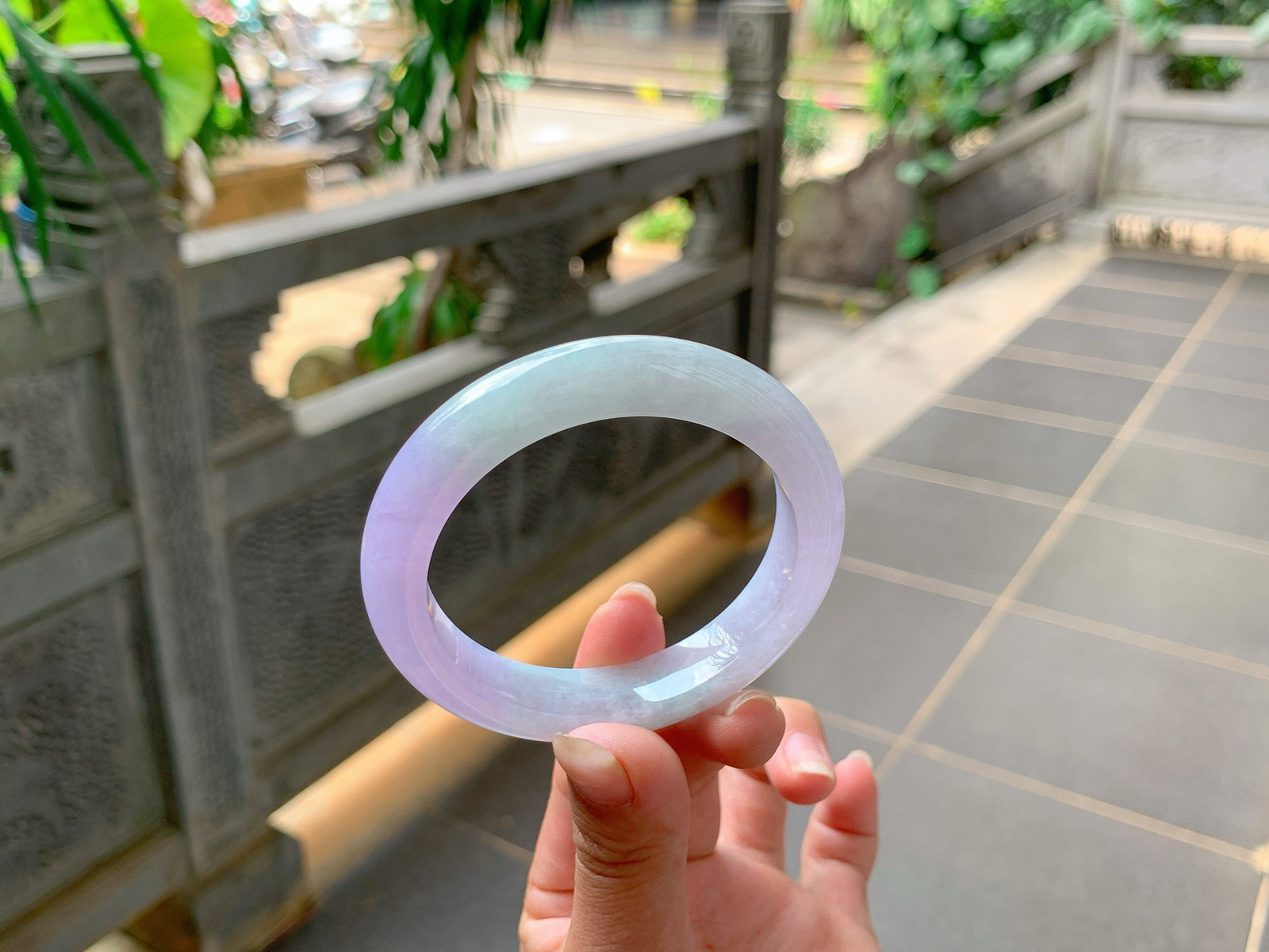 ｜53圈口
浓春彩，一大截妖紫的富贵感满满的，背面飘一抹枫叶红，增添一抹风味，