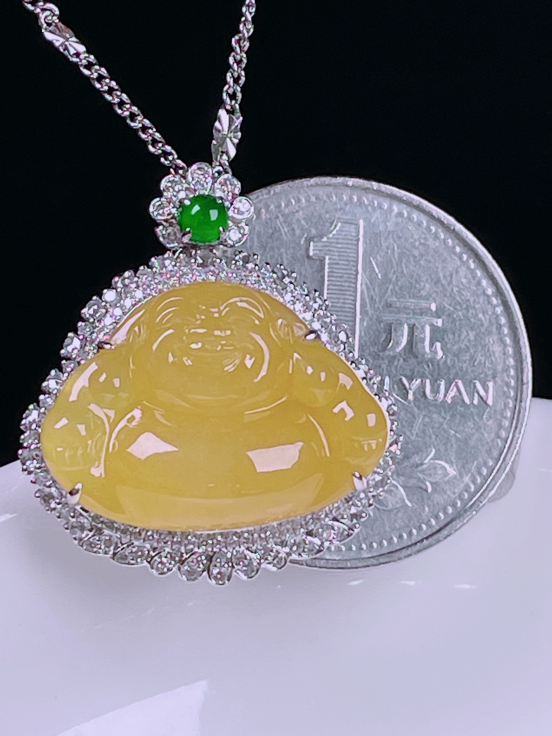 冰黄佛公，老种起光，细底通透，尺寸：26/23.3/8.9mm0607