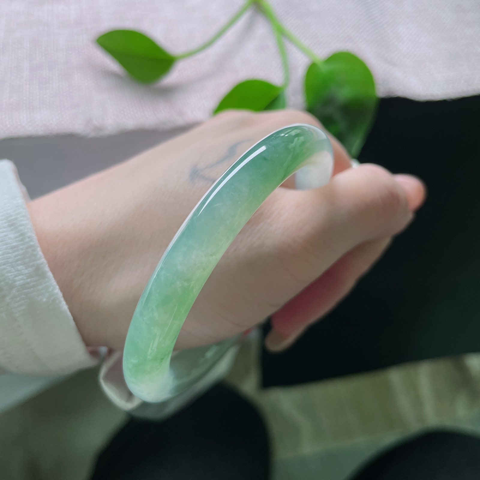 54.5/9.2晴底圆条，冰润细腻，半山水有相逢，意境感十足，清雅，完美，ss53224a