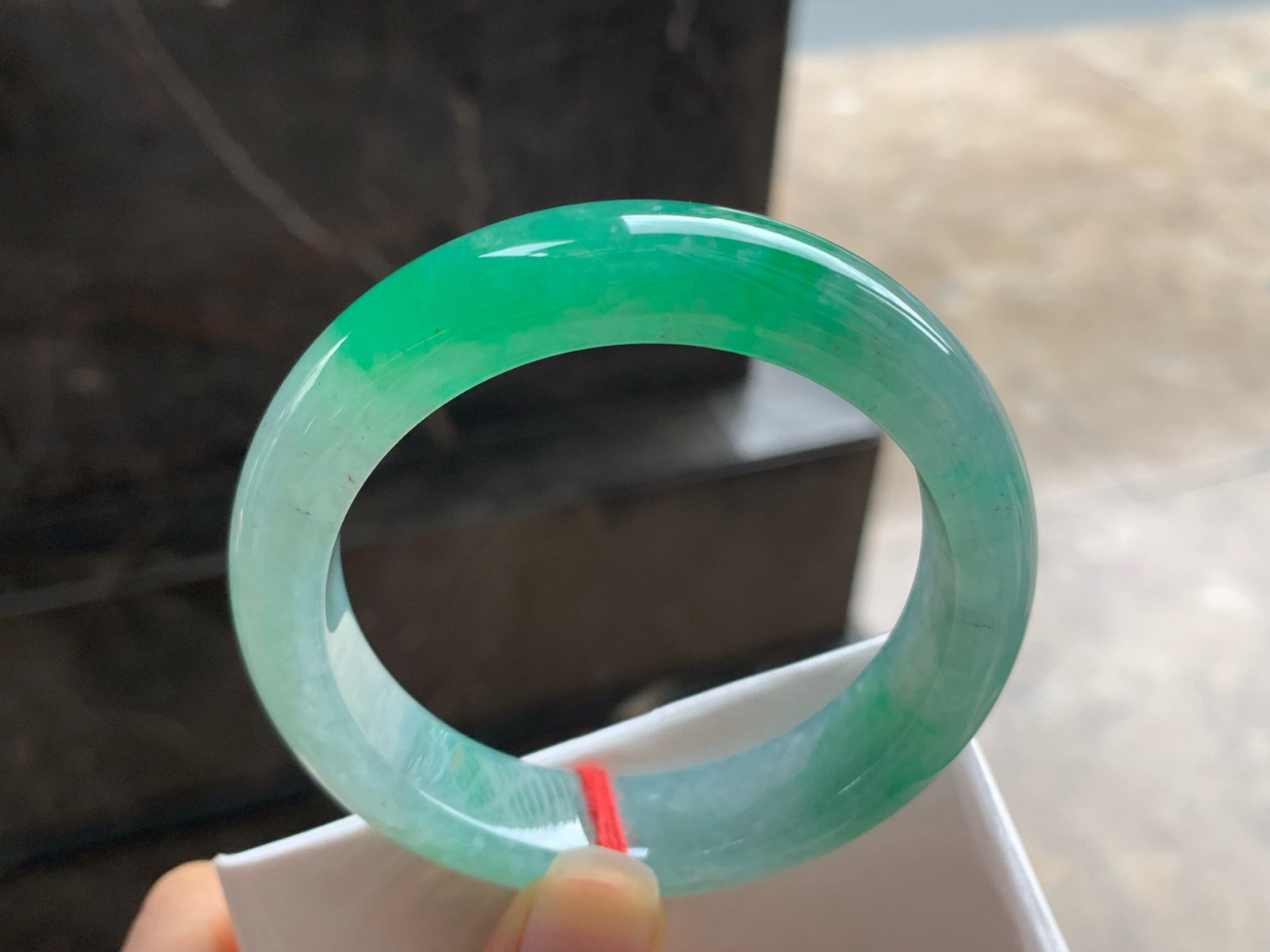 54-13.3-8.7
绿色手镯^_^鲜艳 种色好