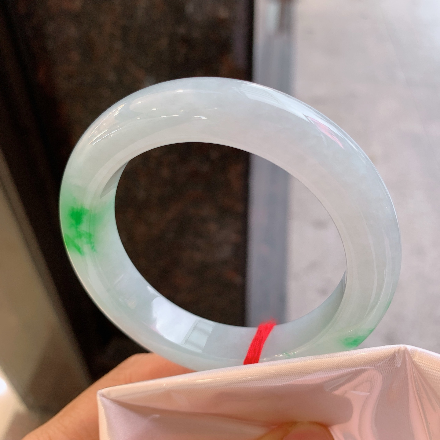 正圈冰飘绿 无裂 尺寸：55.3/13/10 清爽