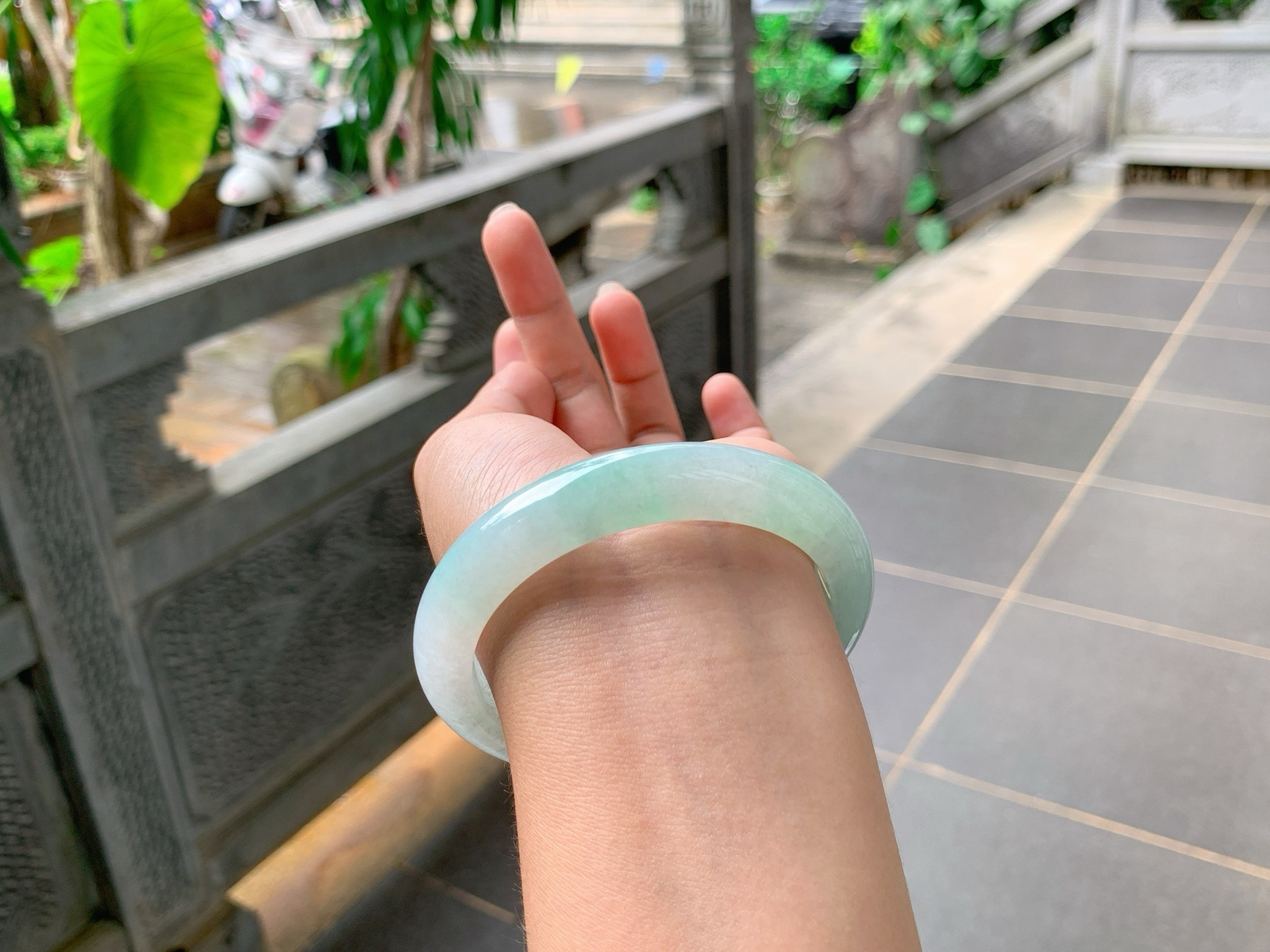 ｜59圈口
冰晴底，飘飘绿花，清新别致，淡雅自然，