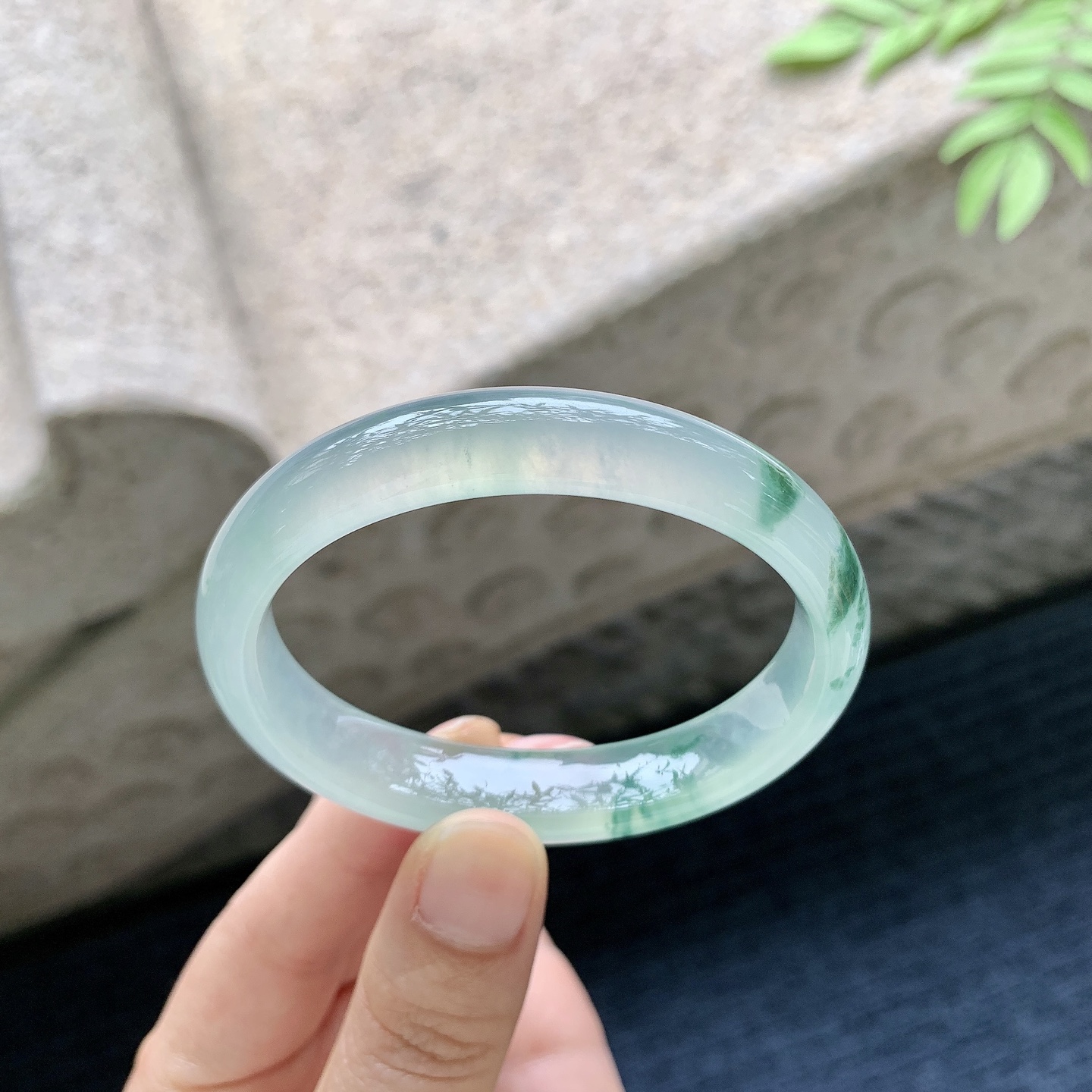 贵妃51 52 圈口54.4/45.2/12.2/7.5 编码GJ060752 冰种飘花，清透，水润，种老，细腻，打灯有纹絮