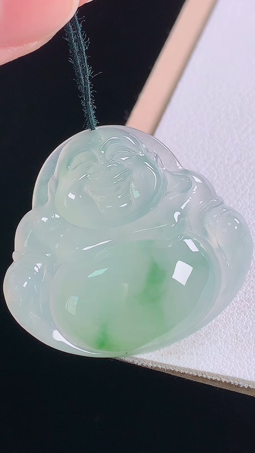 冰飘绿佛公，无裂，尺寸:32.1-35.1-6.2mm