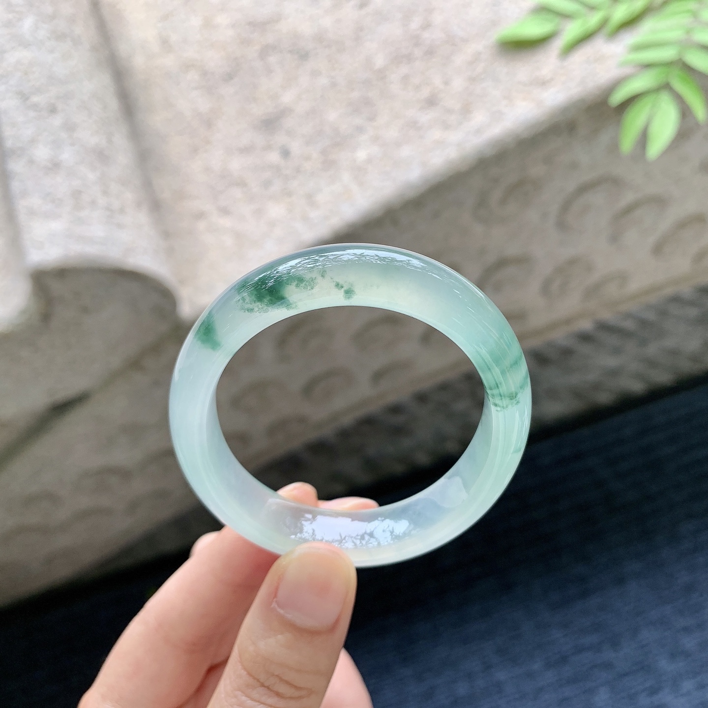 贵妃51 52 圈口54.4/45.2/12.2/7.5 编码GJ060752 冰种飘花，清透，水润，种老，细腻，打灯有纹絮