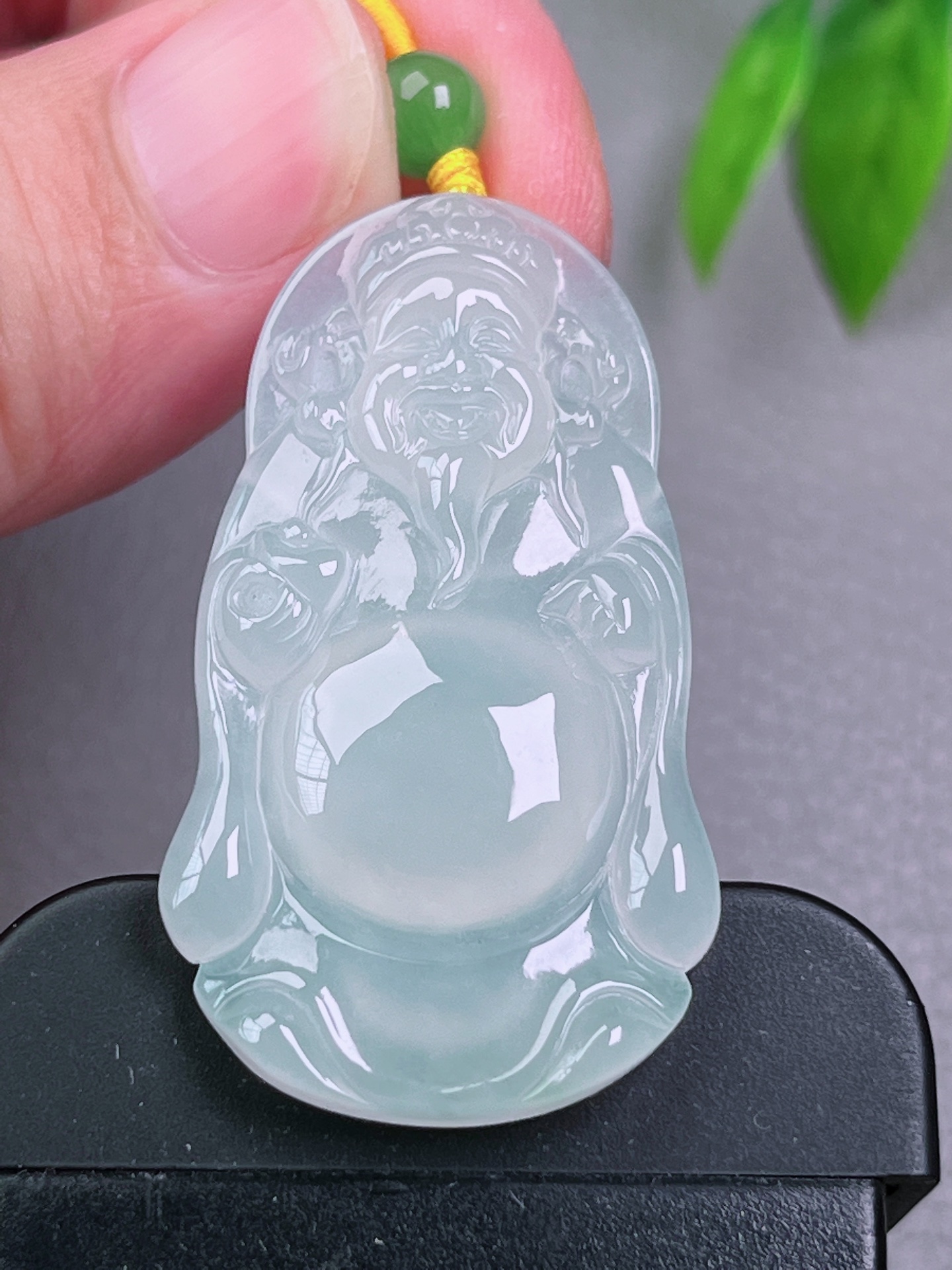高冰种财神，无裂，细腻油洁，冰透水润，起荧光，尺寸：43-23.9-6