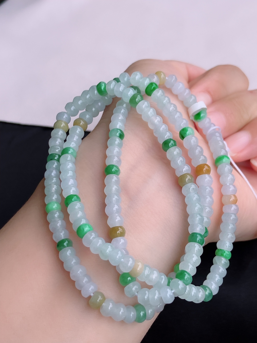双彩珠链，晶莹剔透，尺寸5.8/3圈半，自然光实拍
