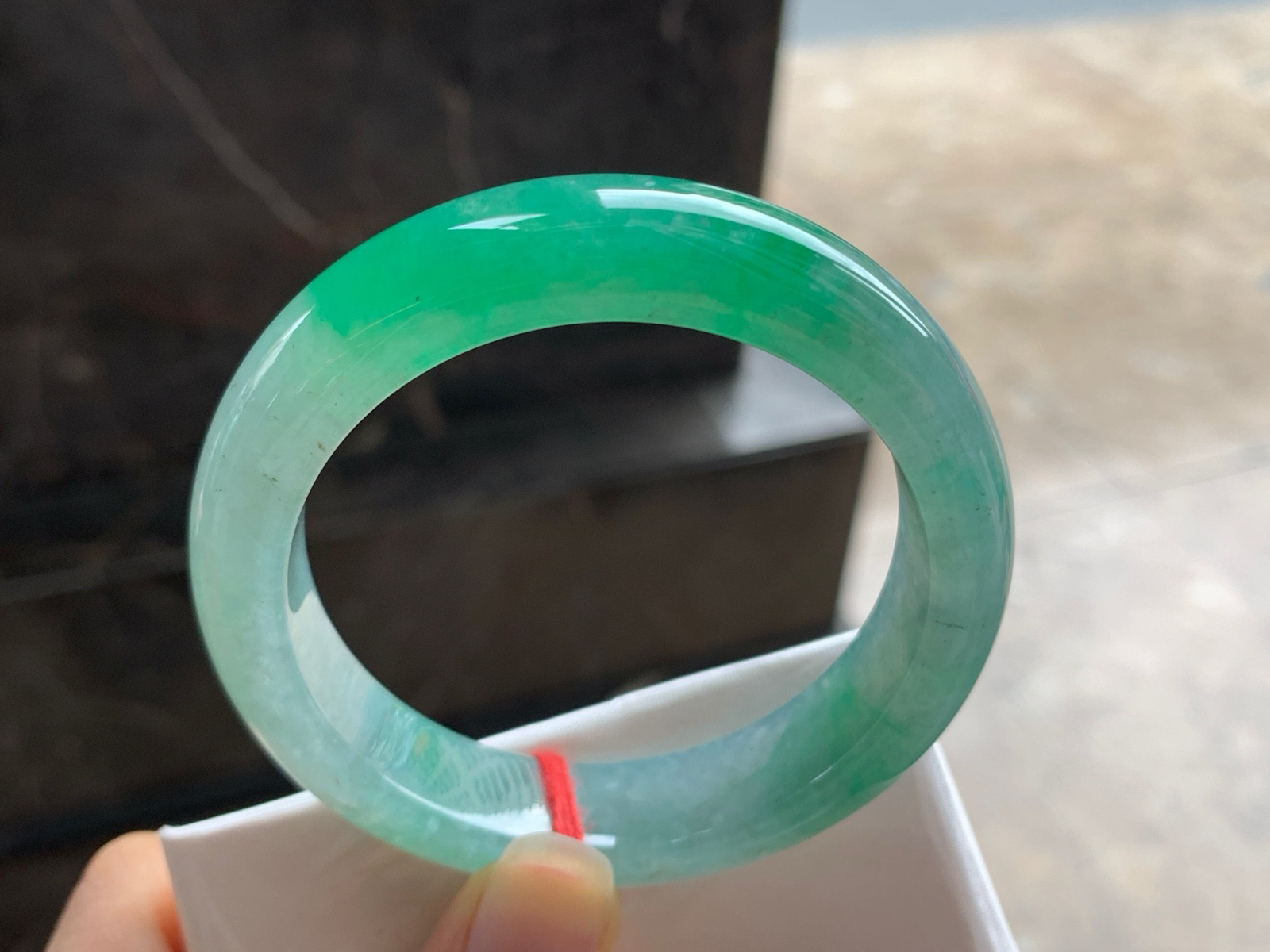 54-13.3-8.7
绿色手镯^_^鲜艳 种色好