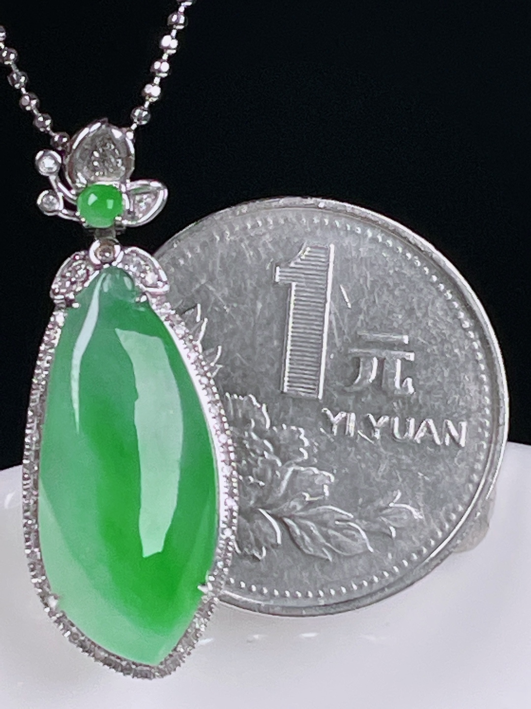 ️冰绿福瓜，老种起光，细底通透，尺寸：32.6/12.5/7.8mm0607