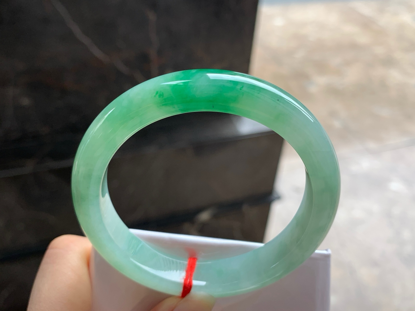 56.5-11.8-8.3
绿色手镯^_^细腻清新