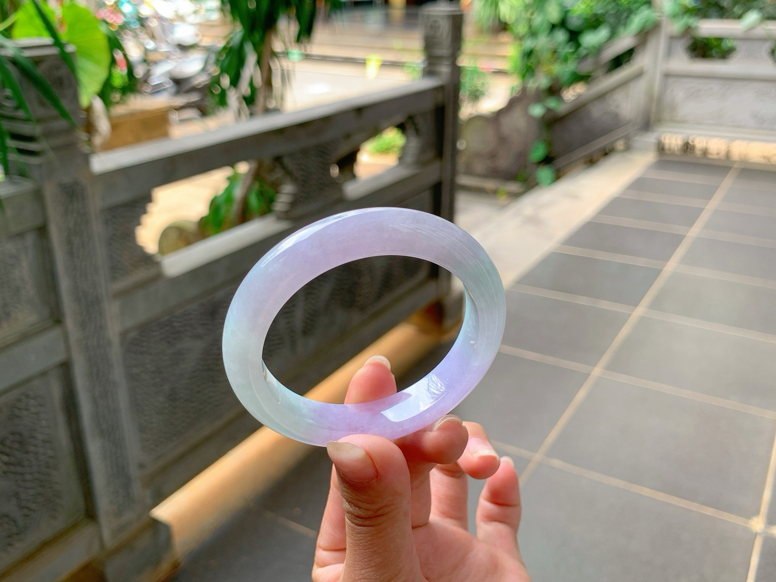 ｜53圈口
浓春彩，一大截妖紫的富贵感满满的，背面飘一抹枫叶红，增添一抹风味，