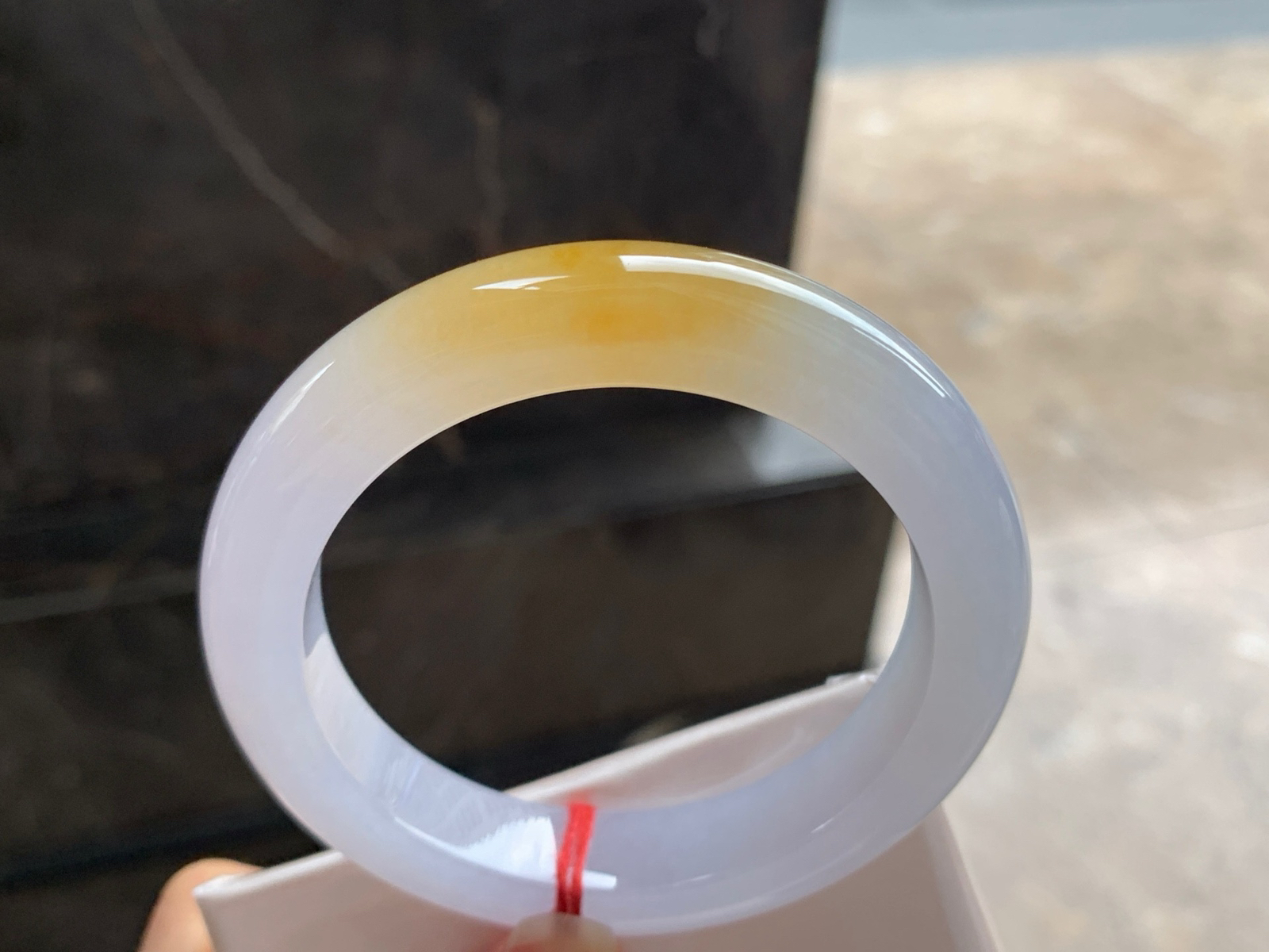 55.5-12.2-9.6
黄翡手镯^_^玉质温润