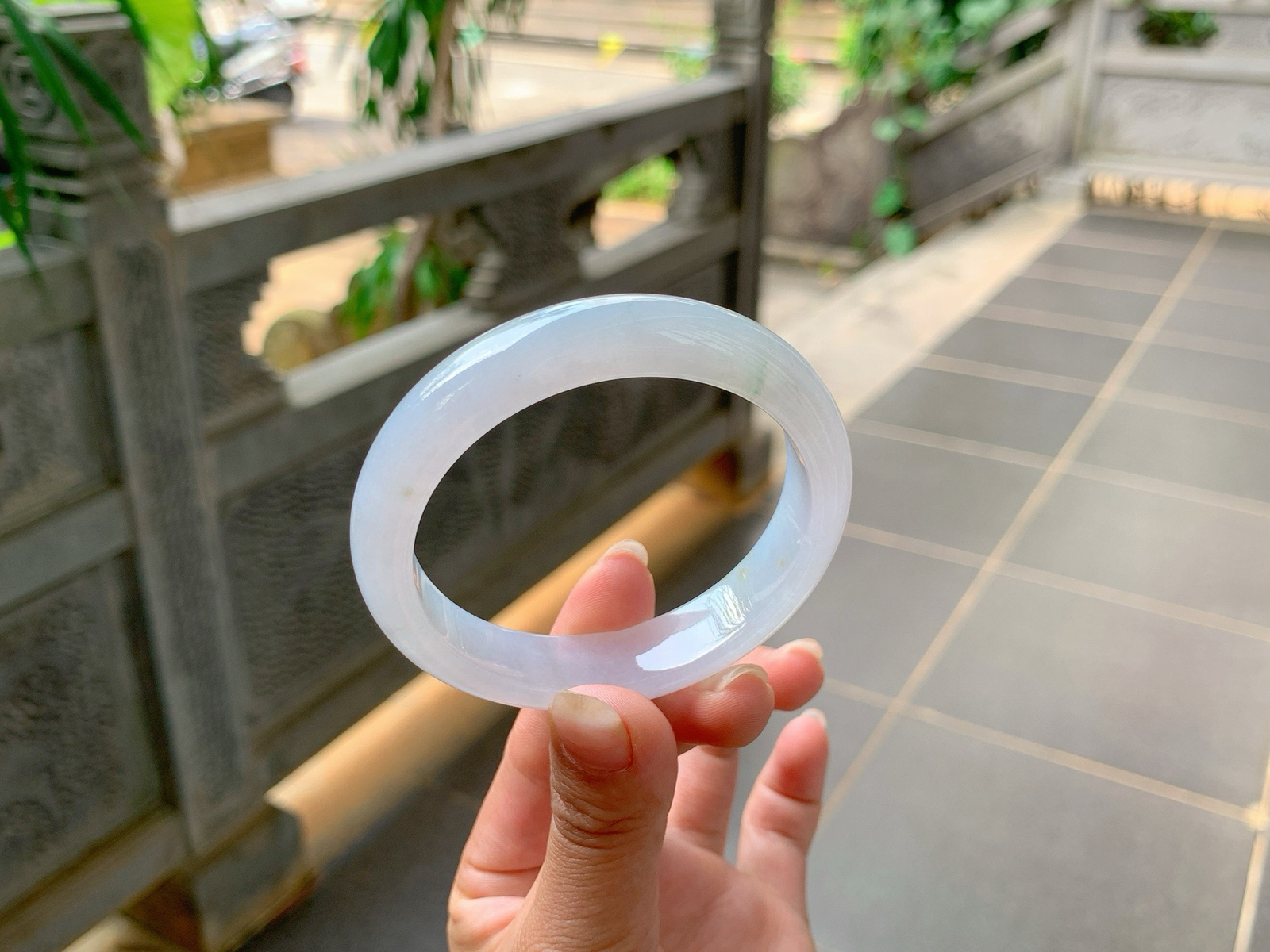 ｜54圈口
淡淡的春底色，飘绿丝丝花，底妆胶胶润润的，仙嫩清爽，