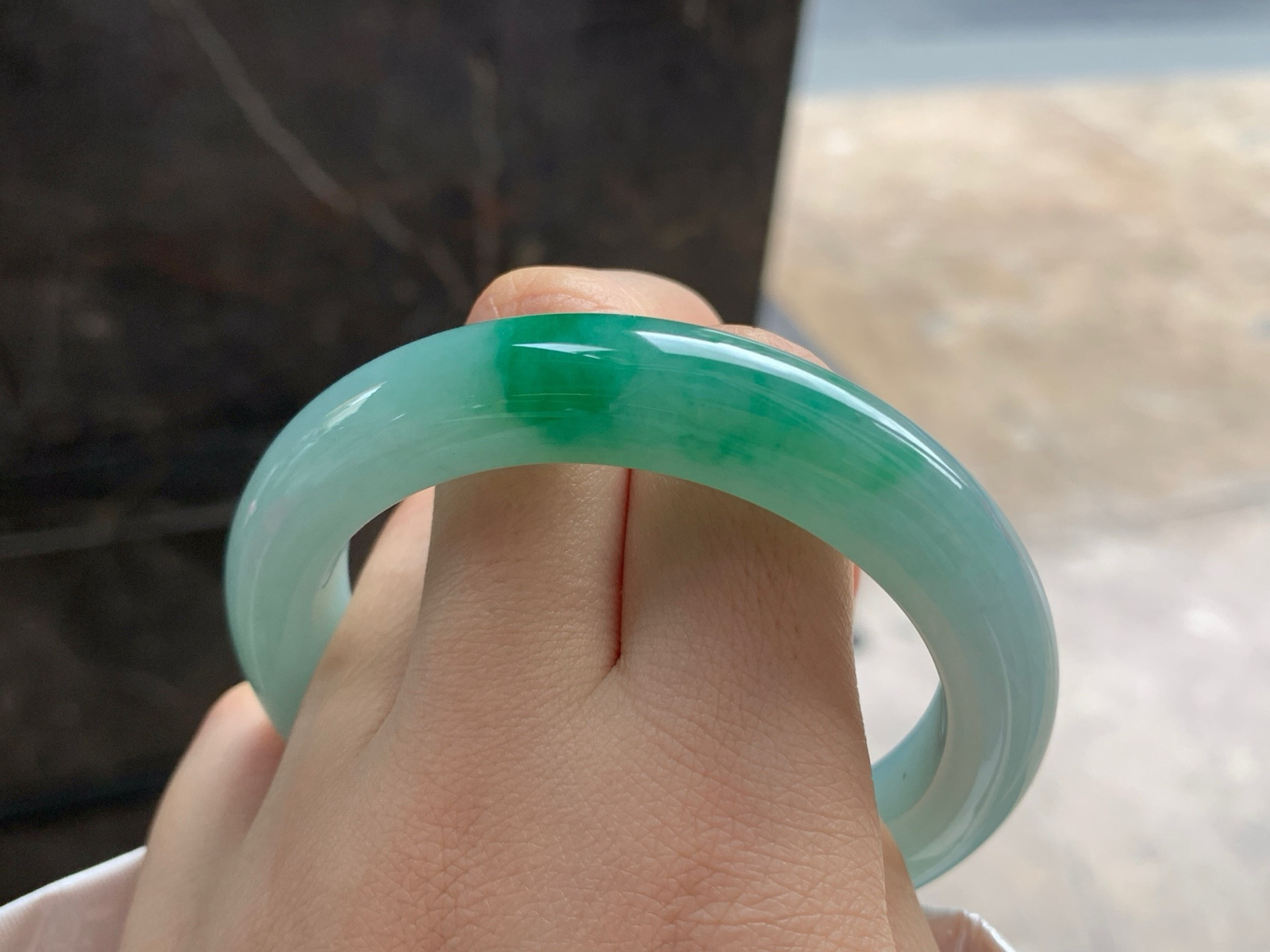 56-12-9.3
飘绿手镯^_^细腻