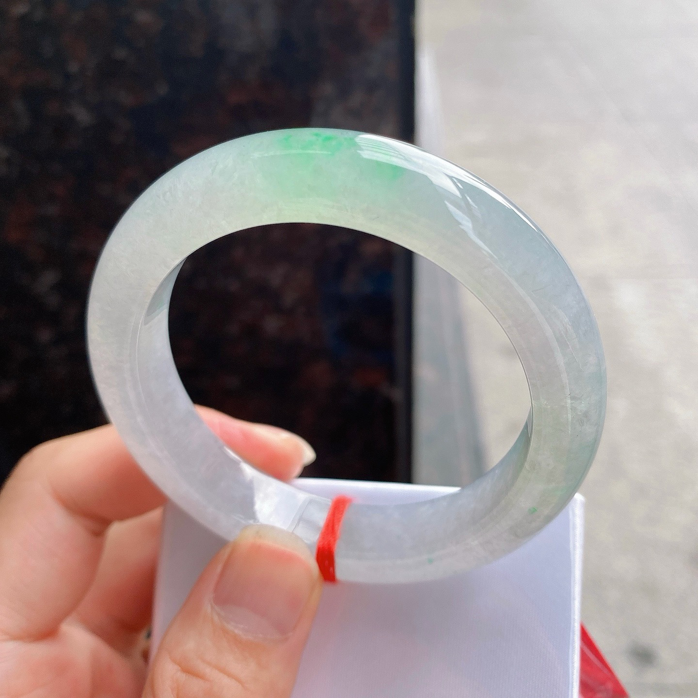 圈口55.3-12.4-9.3     【冰种飘绿正圈手镯】圈口55  56可戴