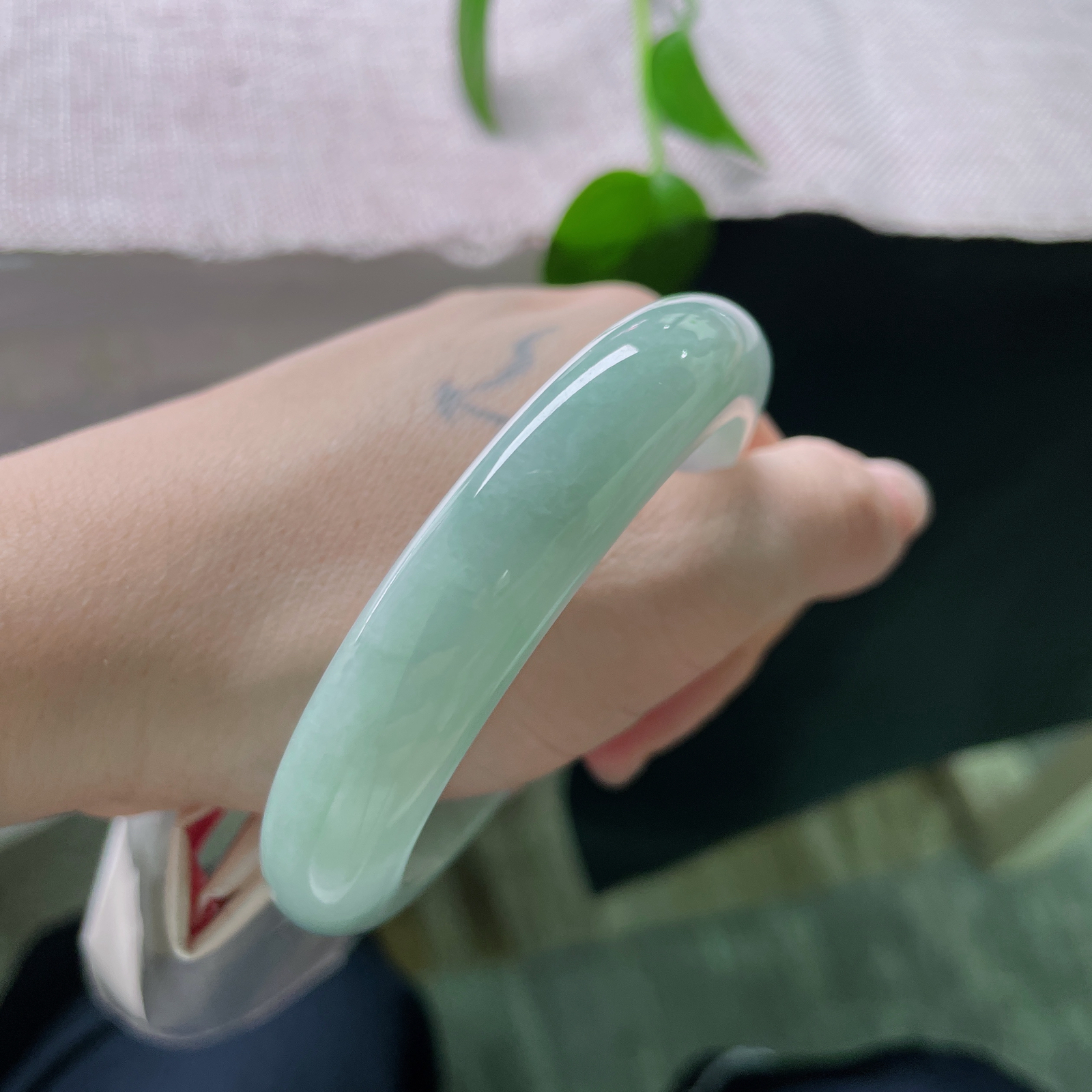 56.8/12.6/8.7绿底正圈，水润细腻，温婉贤淑，贵气，ss54355a..