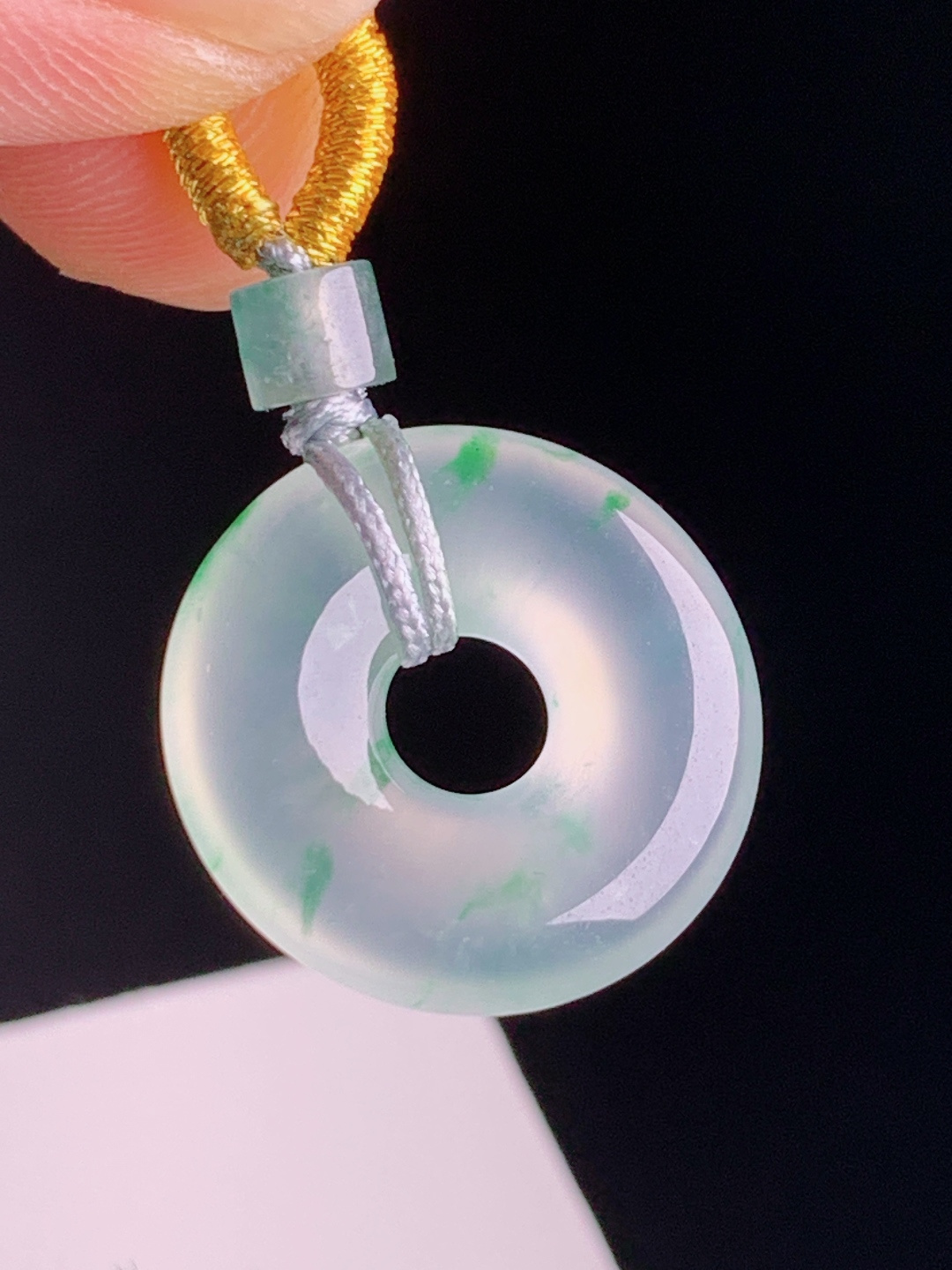 高冰飘花平安扣，花色灵动种水冰透，圆圆满满平安顺遂，简约百搭