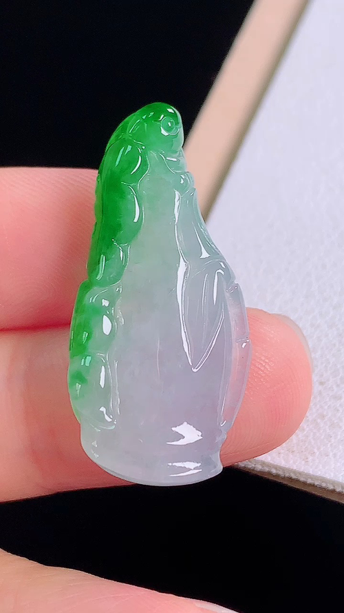 ️冰飘绿竹节，无裂，尺寸:30.0-14.3-5.2mm 6