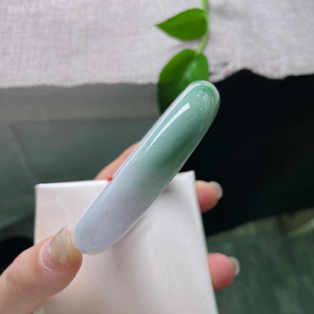 58.7/13/8.4，春彩正圈，水润，细腻，春色满园，一点棉纹，优雅，ss53830a
