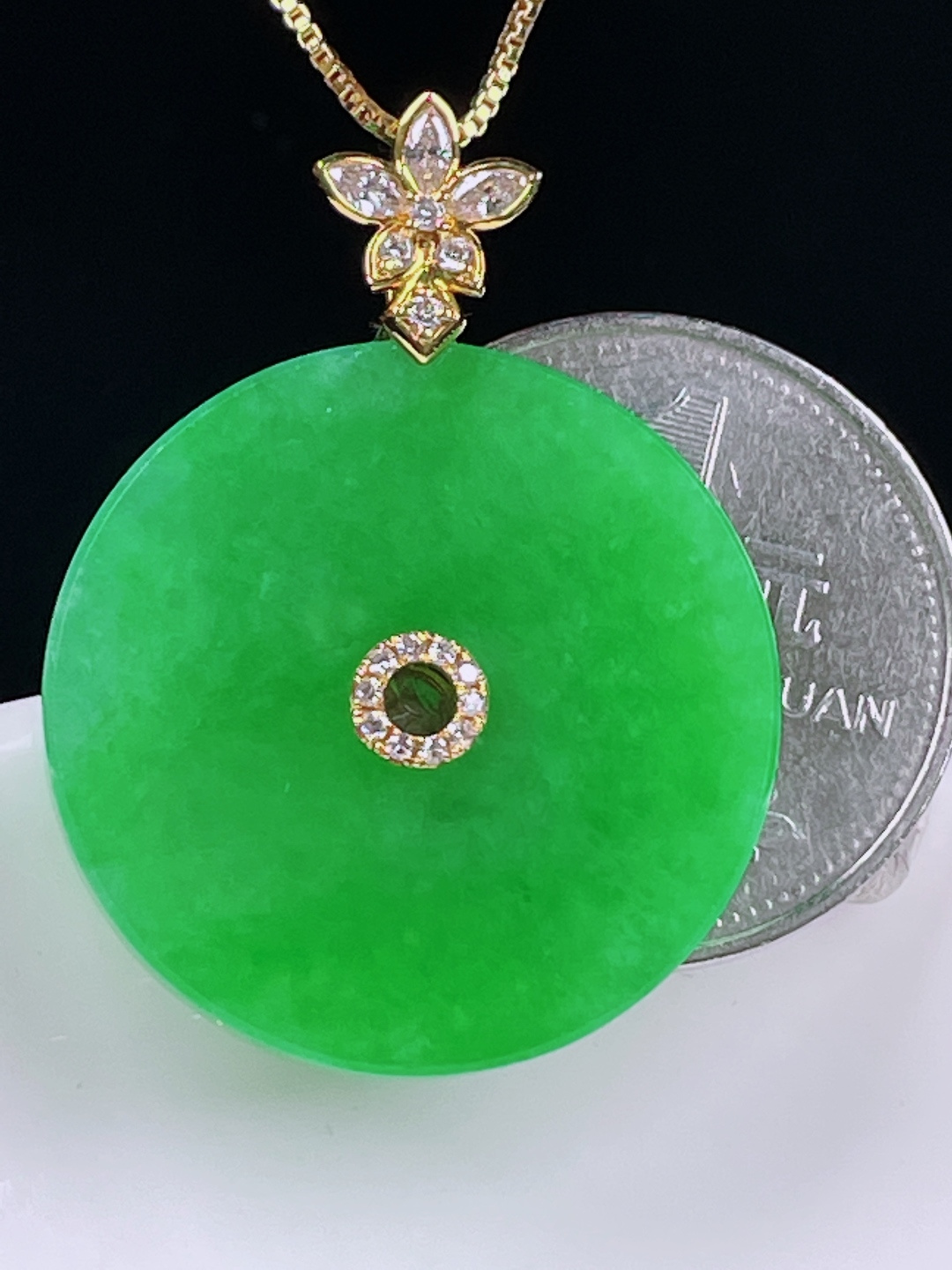 ️冰绿平安扣，老种起光，细底通透，尺寸：35.5/27/4.3mm0607