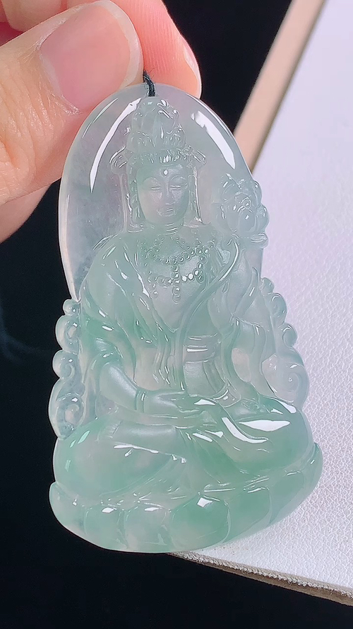 ️冰蓝大势至菩萨，无裂，尺寸:59.2-35.8-6.3mm 6