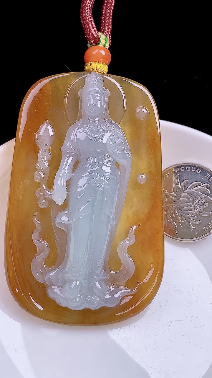 ️ 黄翡俏色观音 俏色巧雕，油润起胶 尺寸：70/44.6/9.2