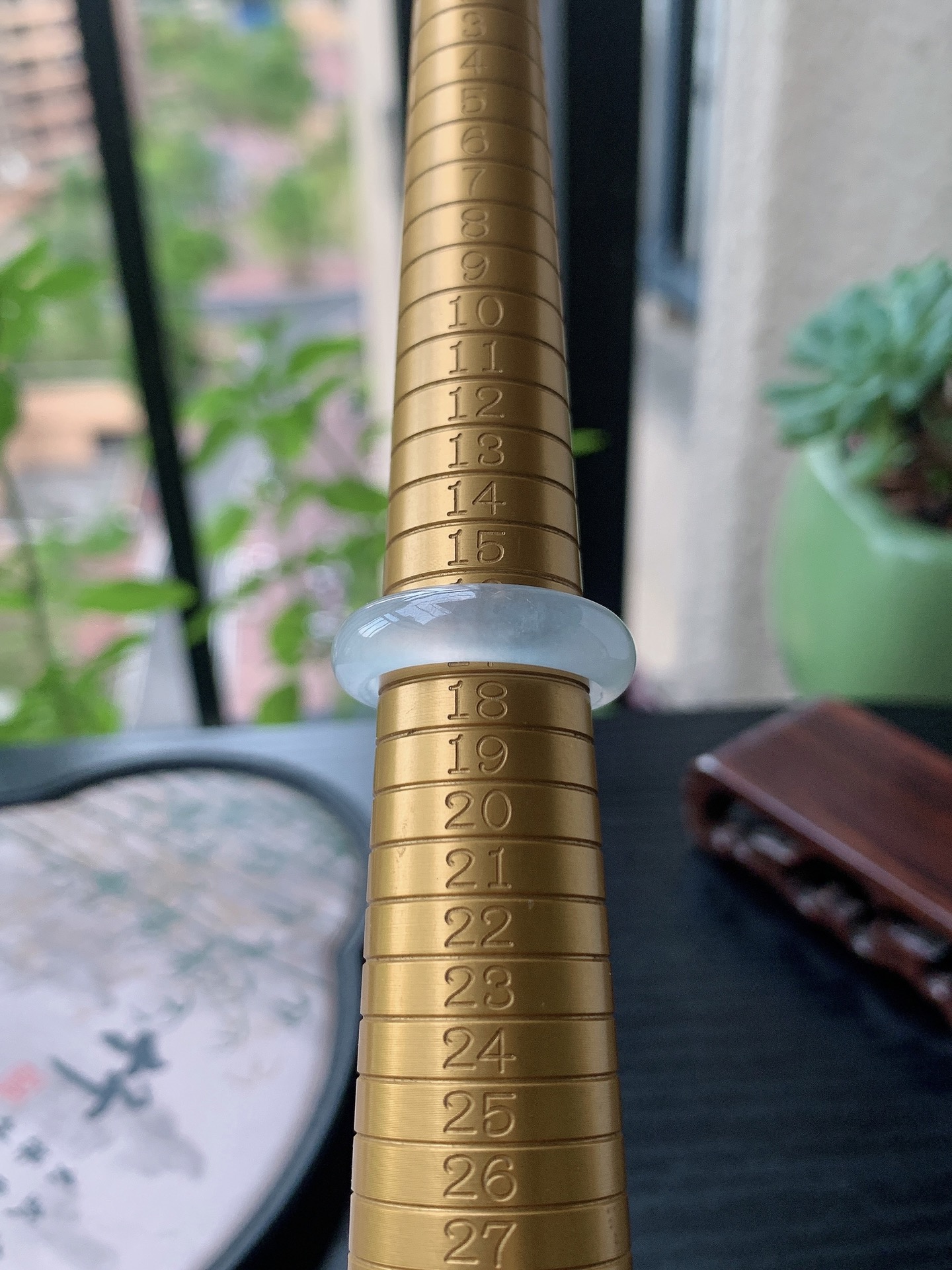 老坑冰种胶感白月光起刚素面戒指 裸石尺寸:18.4-6.3-4.2mm
