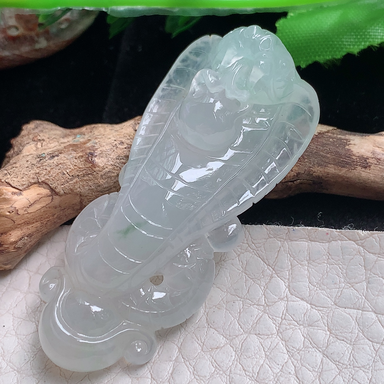 hx实拍53.9*23.6*13.5缅甸翡翠a货冰纯立体蛇 腰缠万贯玉吊坠 玉挂件