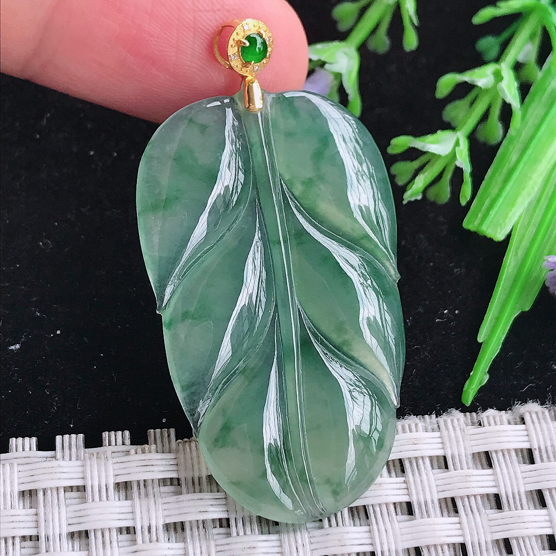 实拍A货翡翠39/23.8/3.8老坑18k金镶嵌冰种飘花叶子吊坠翡翠玉牌