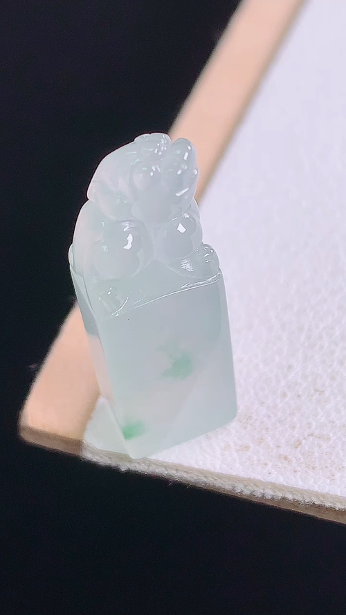 ️冰飘花貔貅印章，无裂，尺寸:23.4-7.9-5.8mm 5