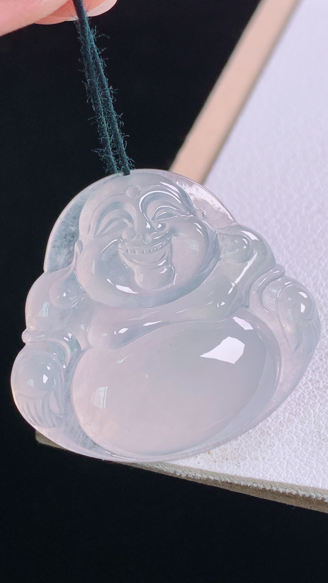 佛公，一刀切 种水，冰透起光，无裂 尺寸:28.8-31.4-5.8mm