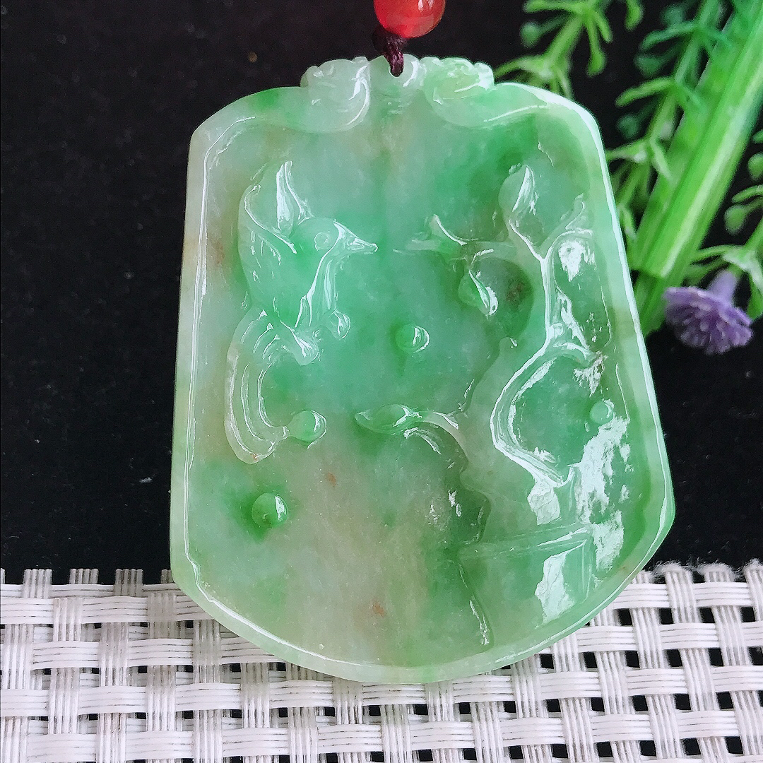 实拍A货翡翠55/45/5.2老坑精美满绿喜上眉梢吊坠翡翠玉牌