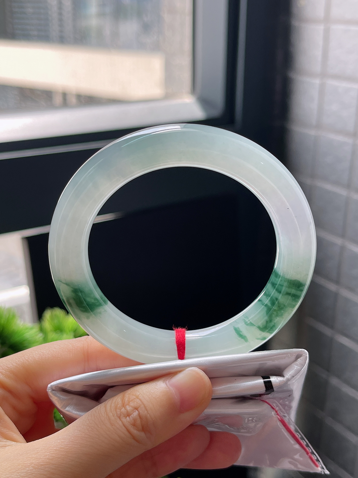 圈口55.6，冰糯种飘花翡翠圆条手镯