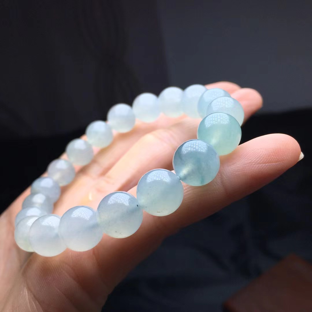 ️ 冰种飘花手串，卡10.9～9.8mm，19颗，种好，玉质细腻，均匀，冰透水润，颗颗精选