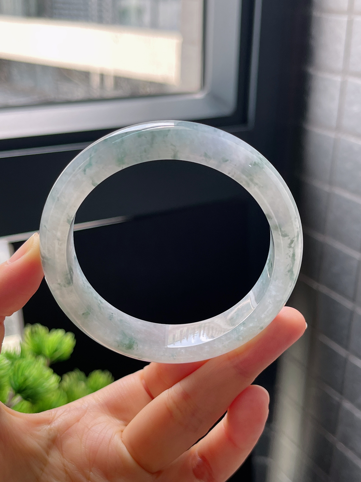 圈口57.3，冰糯飘花翡翠正圈手镯