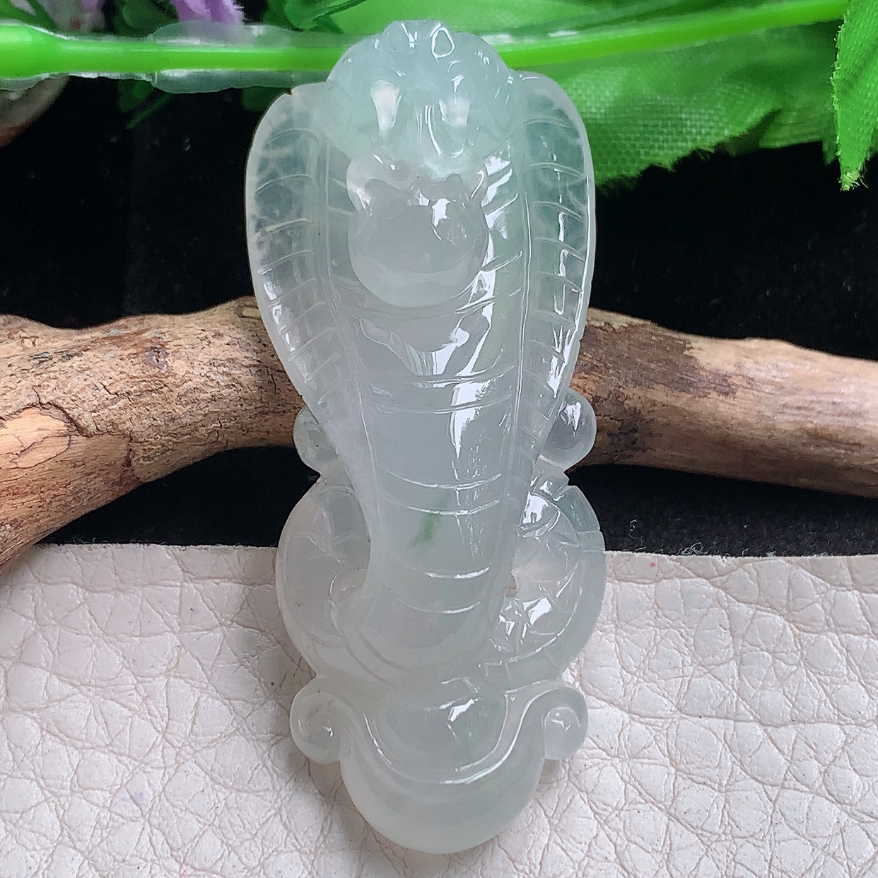 hx实拍53.9*23.6*13.5缅甸翡翠a货冰纯立体蛇 腰缠万贯玉吊坠 玉挂件