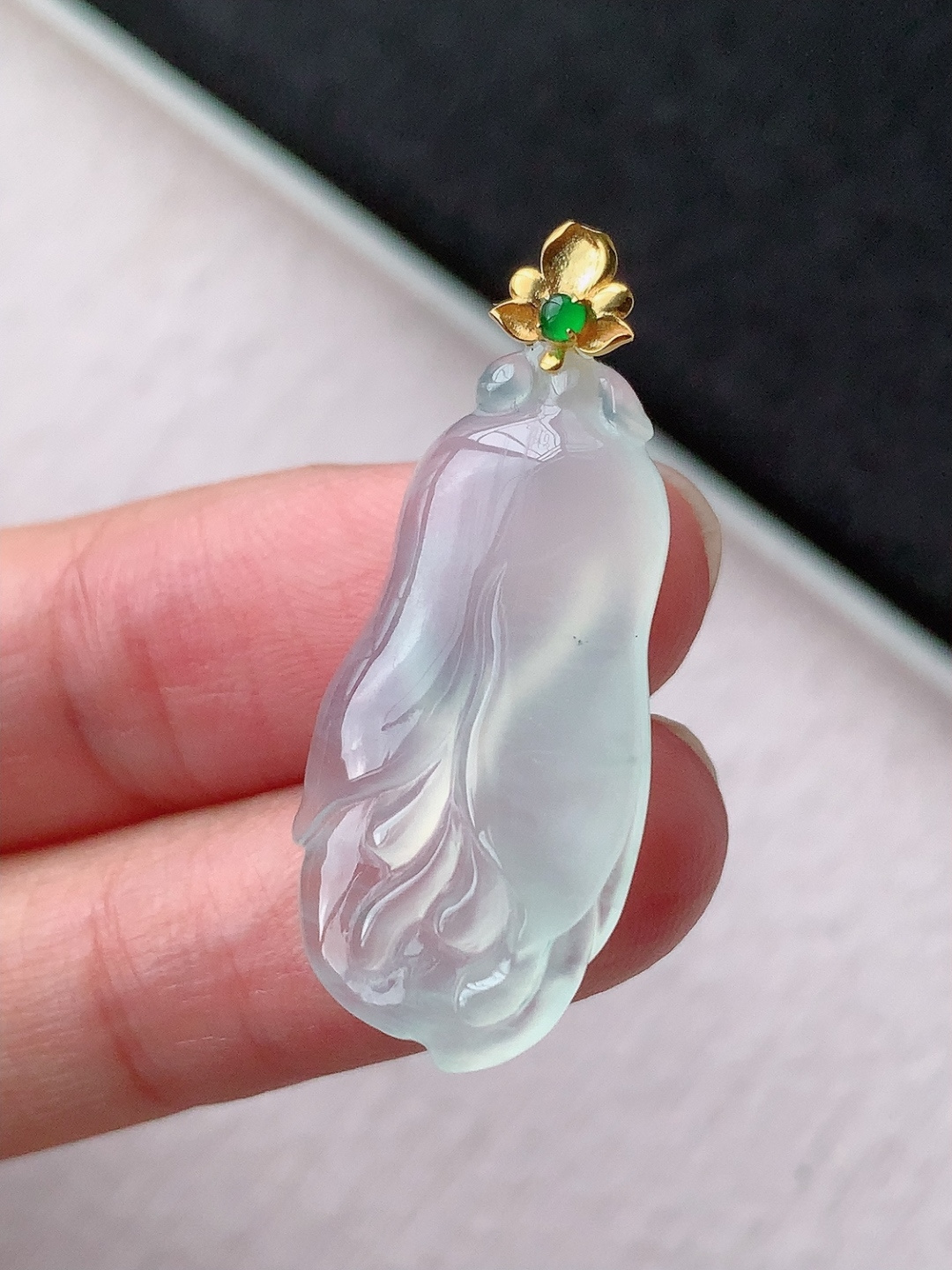 ️️ 玉兰花吊坠 光感十足 底子细腻水润 佩戴优雅精致，32.4
