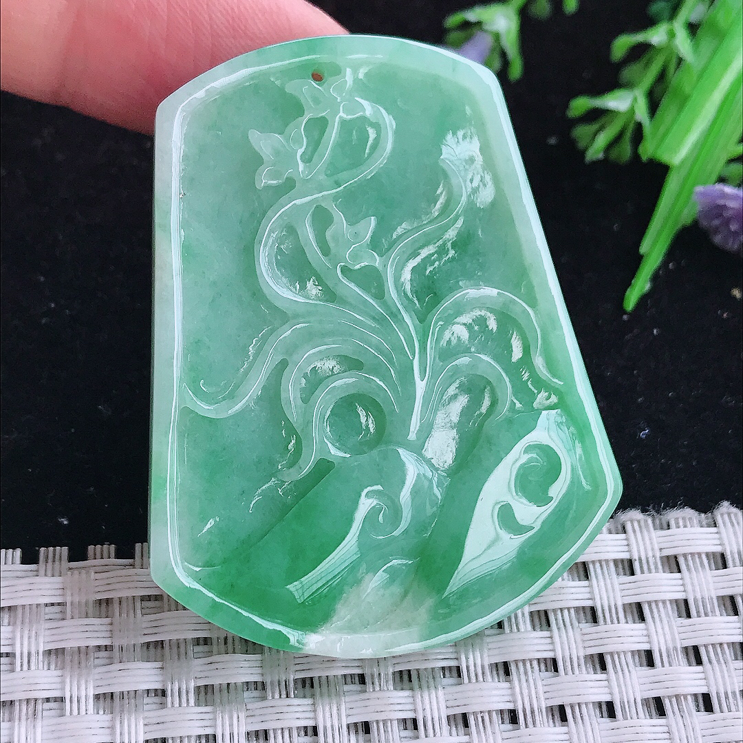实拍A货翡翠51/40/5.3老坑冰润满绿兰花玉牌吊坠