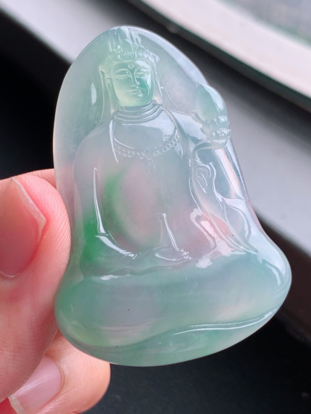 冰飘绿素衣观音，种水冰润飘花灵动，开脸慈祥寓意平安 裸石51.7-34.9-5.7 自然光拍摄 0206