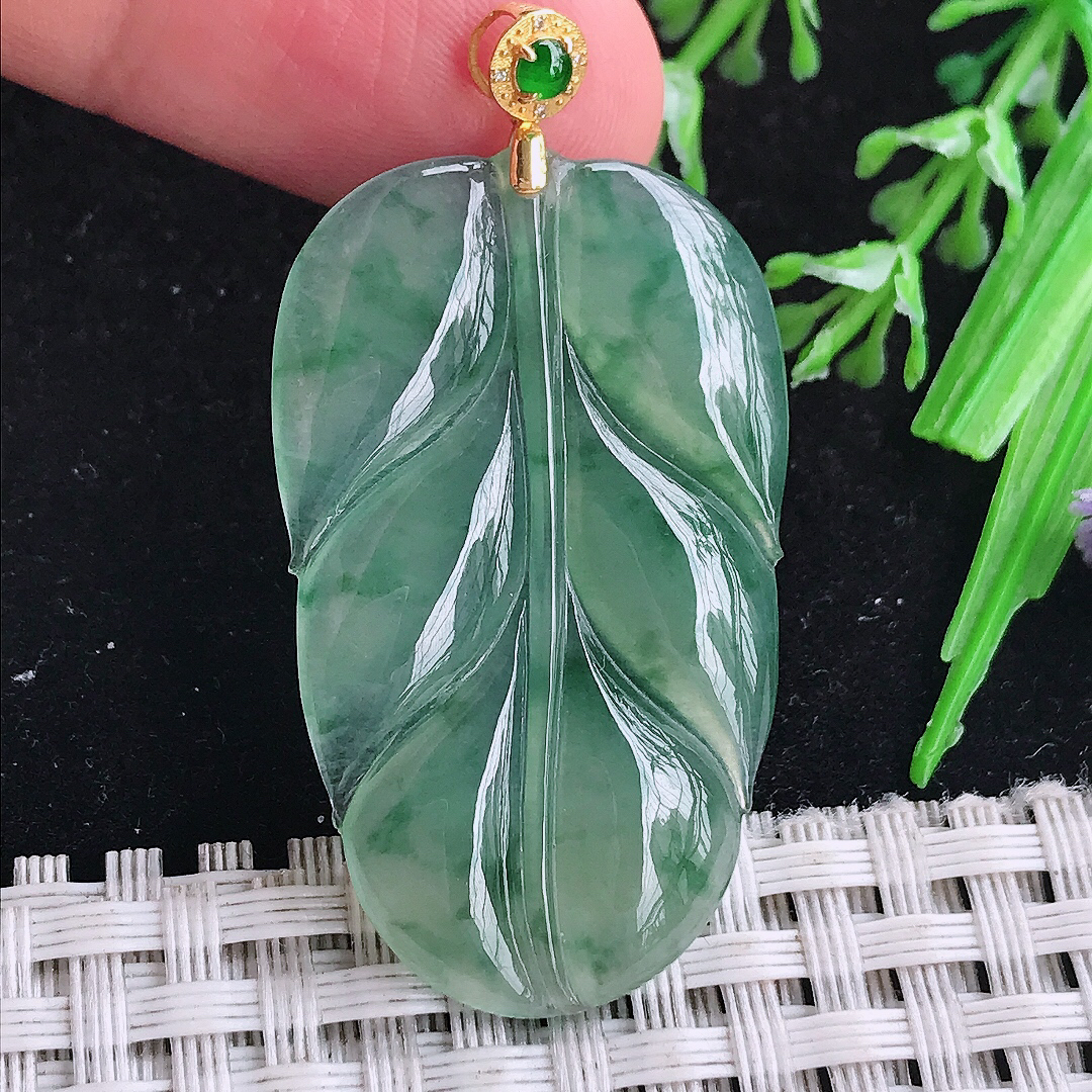 实拍A货翡翠39/23.8/3.8老坑18k金镶嵌冰种飘花叶子吊坠翡翠玉牌