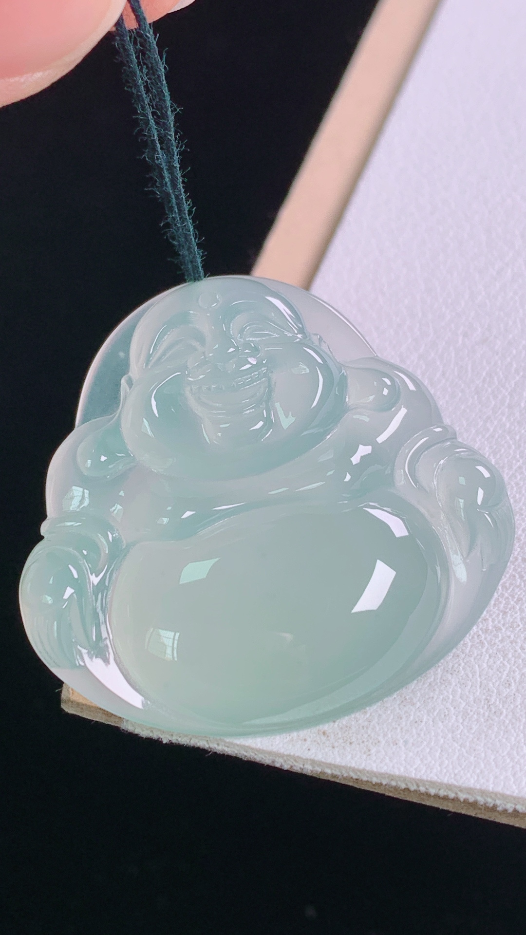 高冰佛公，一刀切，种水，冰透起光，无裂，尺寸:31.6-33.8-5.8mm