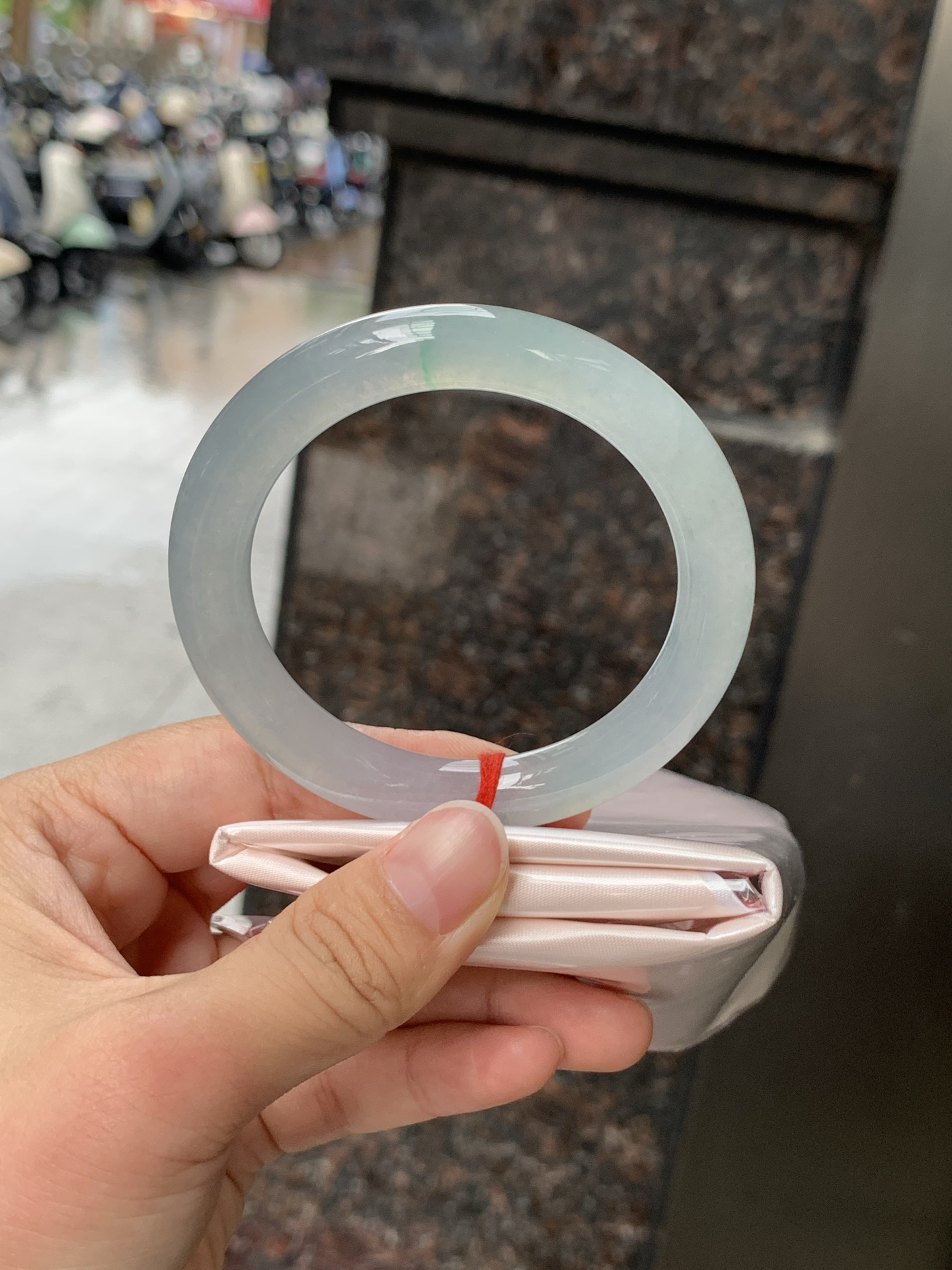 冰飘绿圆条 53.5-9.2-9.2 0608-N937-1 打灯细紋，水头好，金丝绿花灵动飘逸