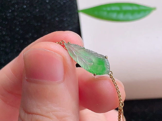 ️ 18K金伴钻羽毛手链，尺寸16.3-7.1-1.8mm，包A附证书