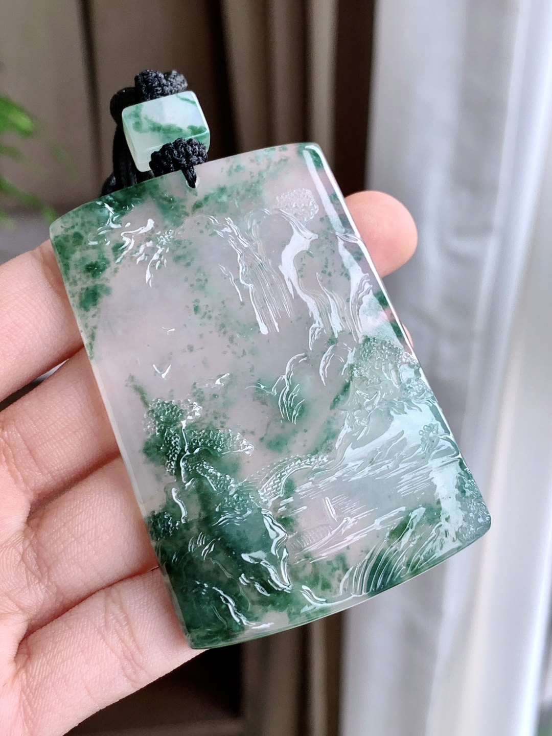 裸石高冰飘绿花山水牌大山水牌吊坠说明性比高飘花尺寸66.2-45.3-5.8重量50克不议