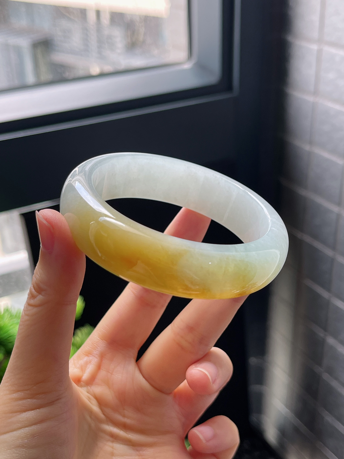 圈口57.2，冰糯黄翡宽版翡翠手镯