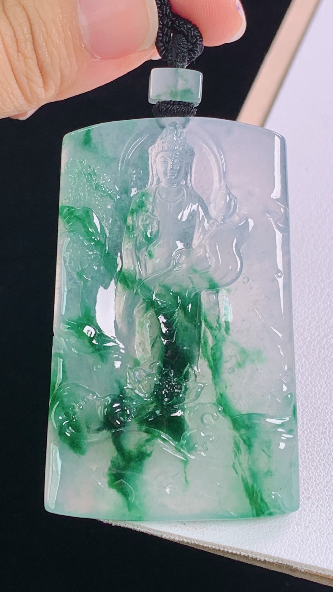 高品质 飘花观音 种水，花色灵动，清透细腻，无裂 尺寸:61.9-39.1-5.8mm