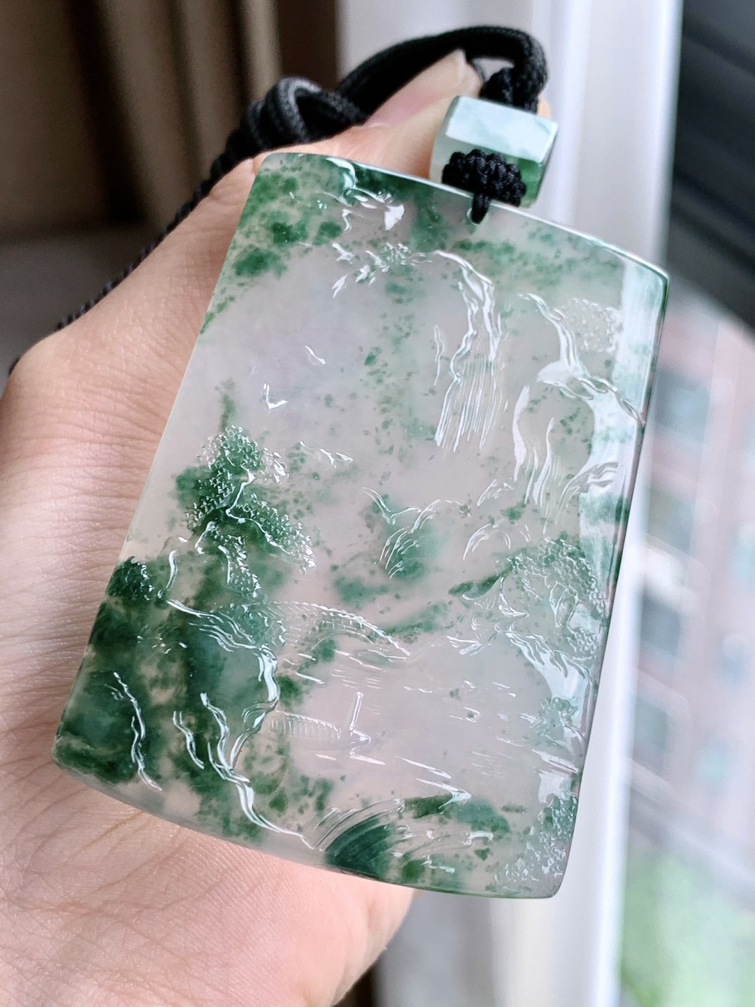 裸石高冰飘绿花山水牌大山水牌吊坠说明性比高飘花尺寸66.2-45.3-5.8重量50克不议