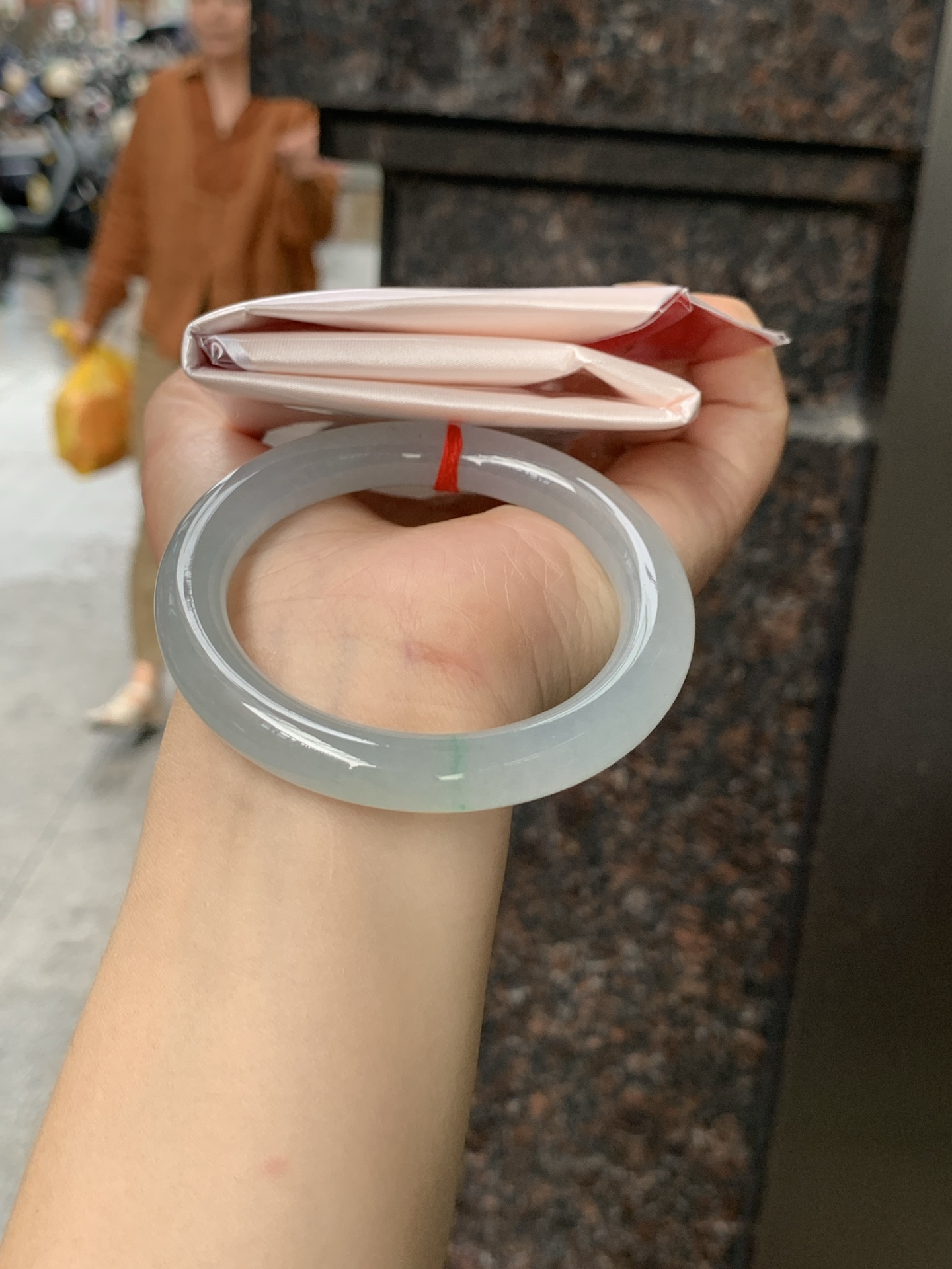 冰飘绿圆条 53.5-9.2-9.2 0608-N937-1 打灯细紋，水头好，金丝绿花灵动飘逸